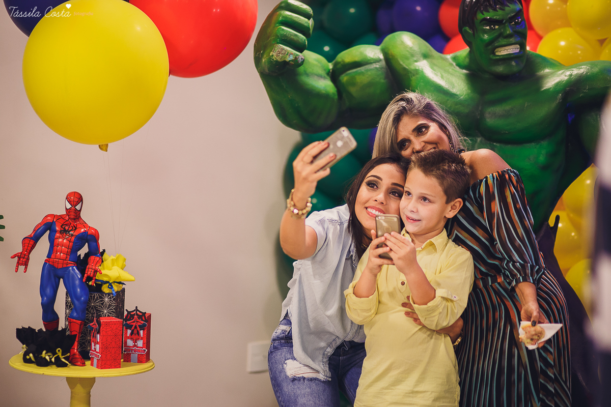festa de 3 anos do antônio, que aconteceu em Manguinhos Serra, festa no tema Os Vingadores, festa de menino, com direito à Homem-aranha fantasiado, decoração da Mamalujo Decorações, Carla Sales, com fotos da T&aacu