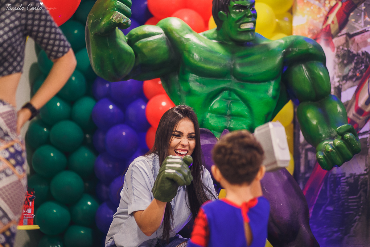 festa de 3 anos do antônio, que aconteceu em Manguinhos Serra, festa no tema Os Vingadores, festa de menino, com direito à Homem-aranha fantasiado, decoração da Mamalujo Decorações, Carla Sales, com fotos da T&aacu