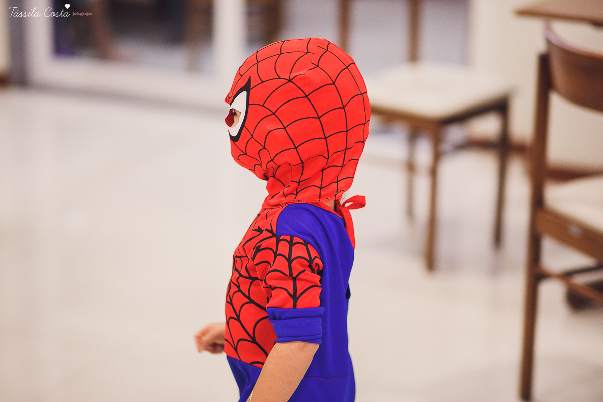 festa de 3 anos do antônio, que aconteceu em Manguinhos Serra, festa no tema Os Vingadores, festa de menino, com direito à Homem-aranha fantasiado, decoração da Mamalujo Decorações, Carla Sales, com fotos da T&aacu