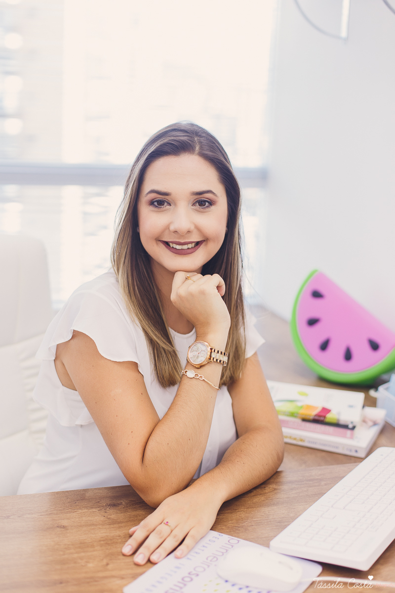 fotos para atualização de site, nutricionista em vitória es, nutricionista da área infantil em vitória es, fotos profissionais para instagram, fotos de trabalho para postar no instagram, poses para fotos de site, Helena Ewald Nutrição Infantil, Clínica 