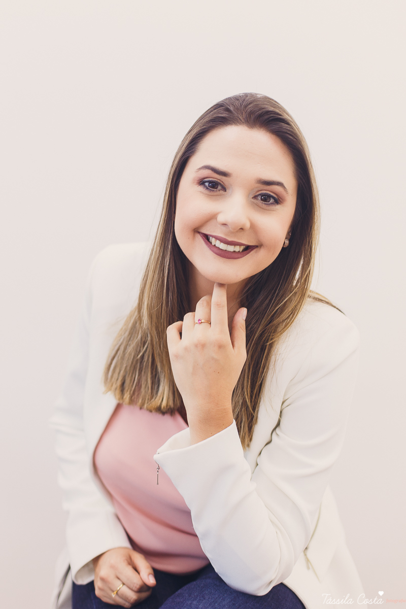 fotos para atualização de site, nutricionista em vitória es, nutricionista da área infantil em vitória es, fotos profissionais para instagram, fotos de trabalho para postar no instagram, poses para fotos de site, Helena Ewald Nutrição Infantil, Clínica 