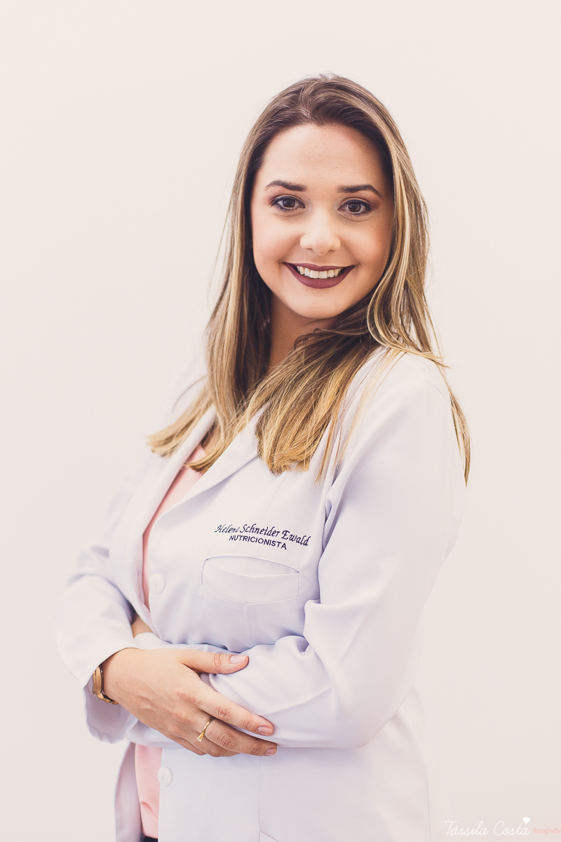 fotos para atualização de site, nutricionista em vitória es, nutricionista da área infantil em vitória es, fotos profissionais para instagram, fotos de trabalho para postar no instagram, poses para fotos de site, Clínica Primeiro Sorriso Vitória ES