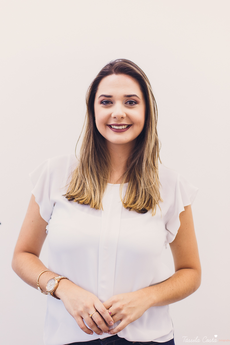 fotos para atualização de site, nutricionista em vitória es, nutricionista da área infantil em vitória es, fotos profissionais para instagram, fotos de trabalho para postar no instagram, poses para fotos de site, Clínica Primeiro Sorriso Vitória ES