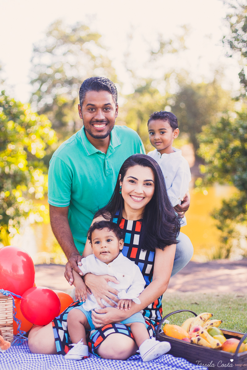 fotos de irmãos, feitas na Ilha do Frade, melhor local para fazer fotos externas em Vitória ES, melhor praia para fazer ensaio de família em Vitória ES, praias do Espírito Santo, lugares bonitos para conhecer em Vitória ES, tássila costa fotografia infant