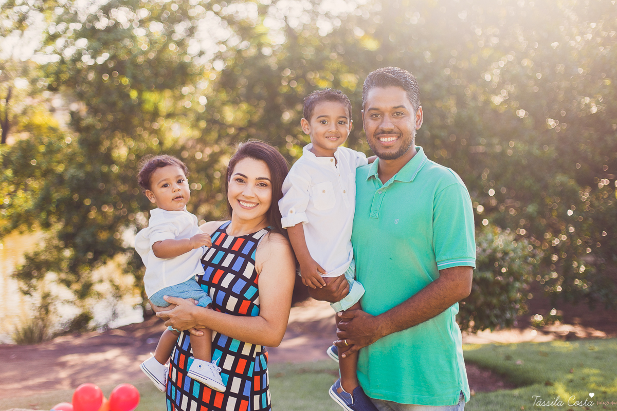fotos de irmãos, feitas na Ilha do Frade, melhor local para fazer fotos externas em Vitória ES, melhor praia para fazer ensaio de família em Vitória ES, praias do Espírito Santo, lugares bonitos para conhecer em Vitória ES, tássila costa fotografia infant