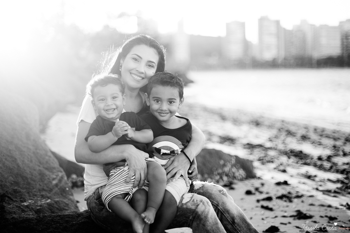 fotos de irmãos, feitas na Ilha do Frade, melhor local para fazer fotos externas em Vitória ES, melhor praia para fazer ensaio de família em Vitória ES, praias do Espírito Santo, lugares bonitos para conhecer em Vitória ES, tássila costa fotografia infant