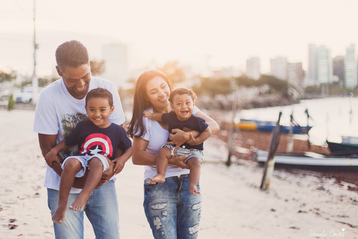 fotos de irmãos, feitas na Ilha do Frade, melhor local para fazer fotos externas em Vitória ES, melhor praia para fazer ensaio de família em Vitória ES, praias do Espírito Santo, lugares bonitos para conhecer em Vitória ES, tássila costa fotografia infant
