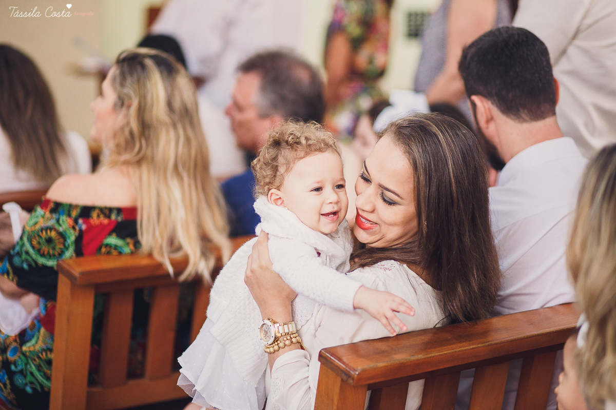 batizado em vitória es, na igreja são camilo, em camburi, fotos da família da valentina, batizado lindo e emocionante, fotos tássila costa, batizando domingo de manhã