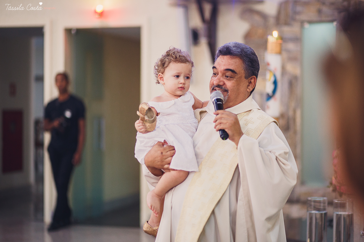 batizado em vitória es, na igreja são camilo, em camburi, fotos da família da valentina, batizado lindo e emocionante, fotos tássila costa, batizando domingo de manhã