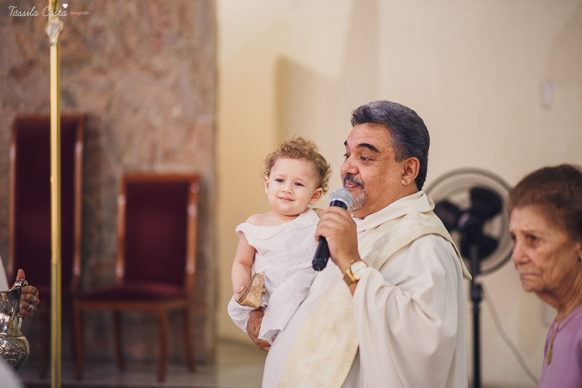 batizado em vitória es, na igreja são camilo, em camburi, fotos da família da valentina, batizado lindo e emocionante, fotos tássila costa, batizando domingo de manhã