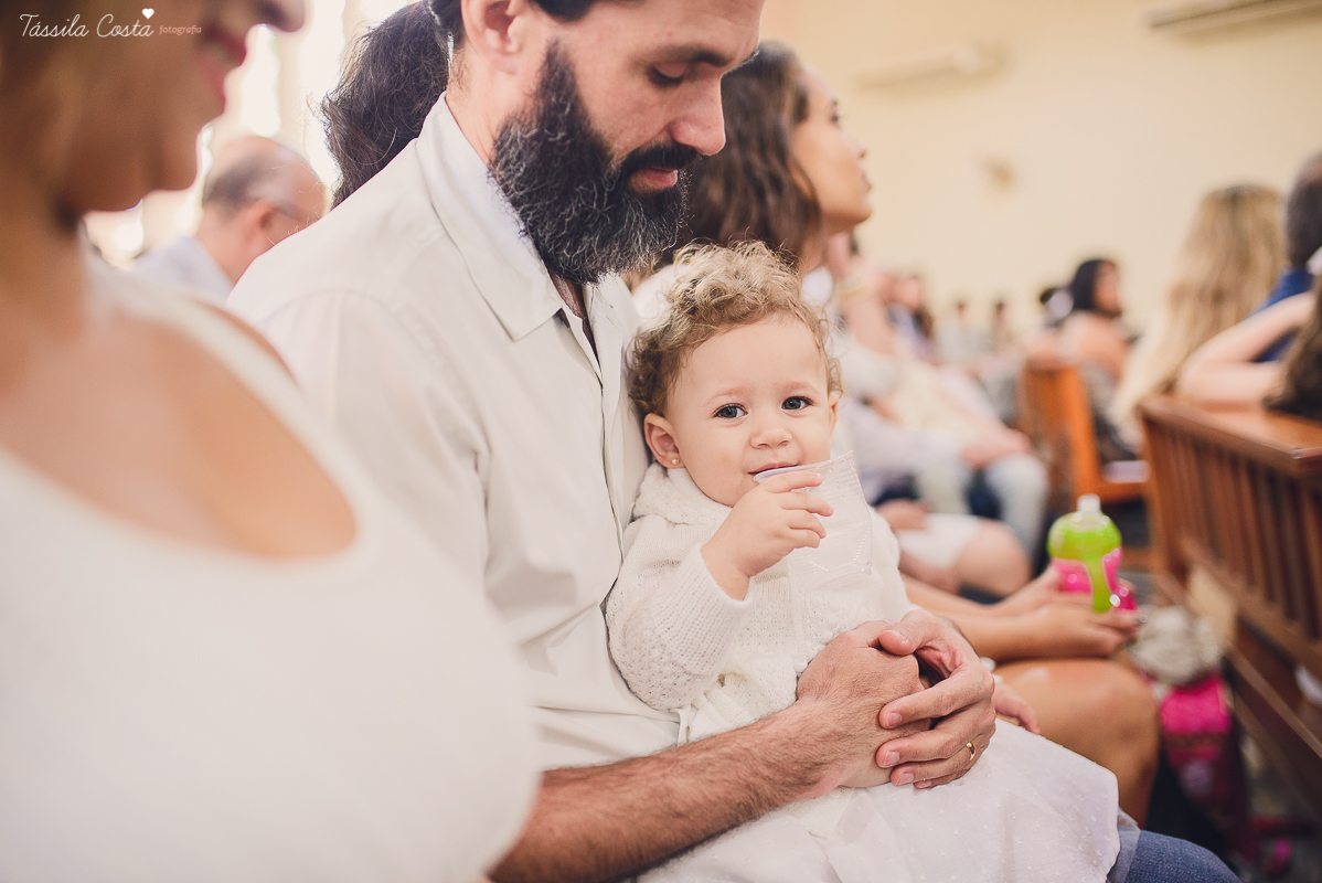 batizado em vitória es, na igreja são camilo, em camburi, fotos da família da valentina, batizado lindo e emocionante, fotos tássila costa, batizando domingo de manhã