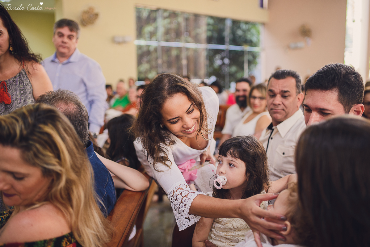 batizado em vitória es, na igreja são camilo, em camburi, fotos da família da valentina, batizado lindo e emocionante, fotos tássila costa, batizando domingo de manhã