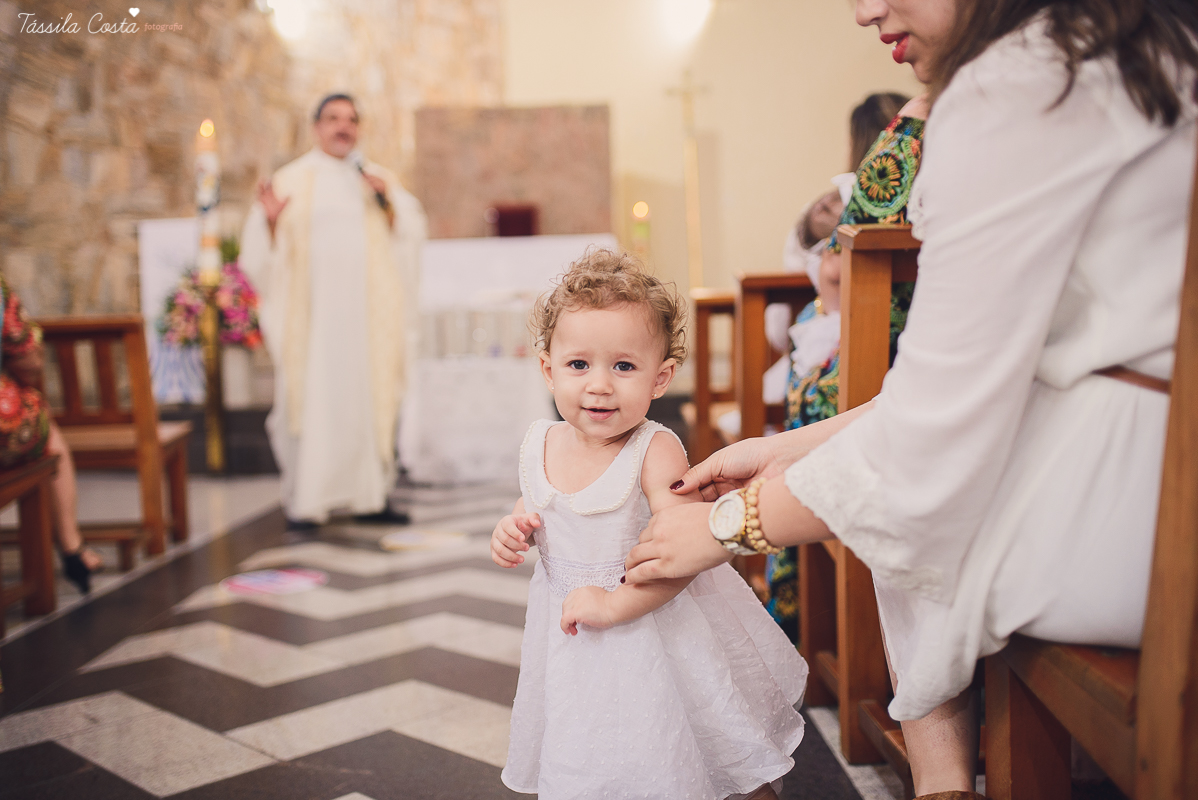 batizado em vitória es, na igreja são camilo, em camburi, fotos da família da valentina, batizado lindo e emocionante, fotos tássila costa, batizando domingo de manhã