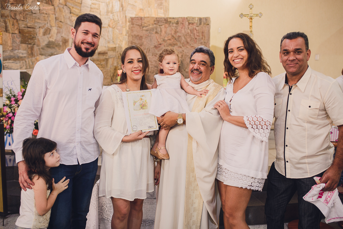 batizado em vitória es, na igreja são camilo, em camburi, fotos da família da valentina, batizado lindo e emocionante, fotos tássila costa, batizando domingo de manhã