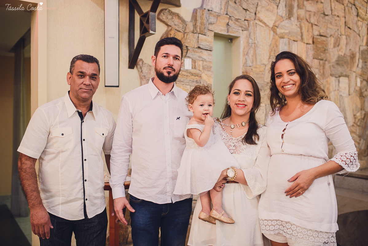 batizado em vitória es, na igreja são camilo, em camburi, fotos da família da valentina, batizado lindo e emocionante, fotos tássila costa, batizando domingo de manhã
