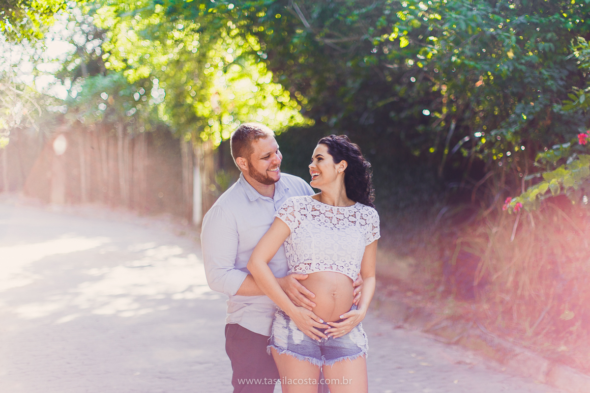 grávida linda, fotos de grávida na Praia da Costa, ensaio fotográfico feito em casa, lingeries lindas para ensaio fotográfico de gestante, poses para ensaio fotográfico feito em casa, fotos de grávida na Praia da Costa, Vila Velha - ES