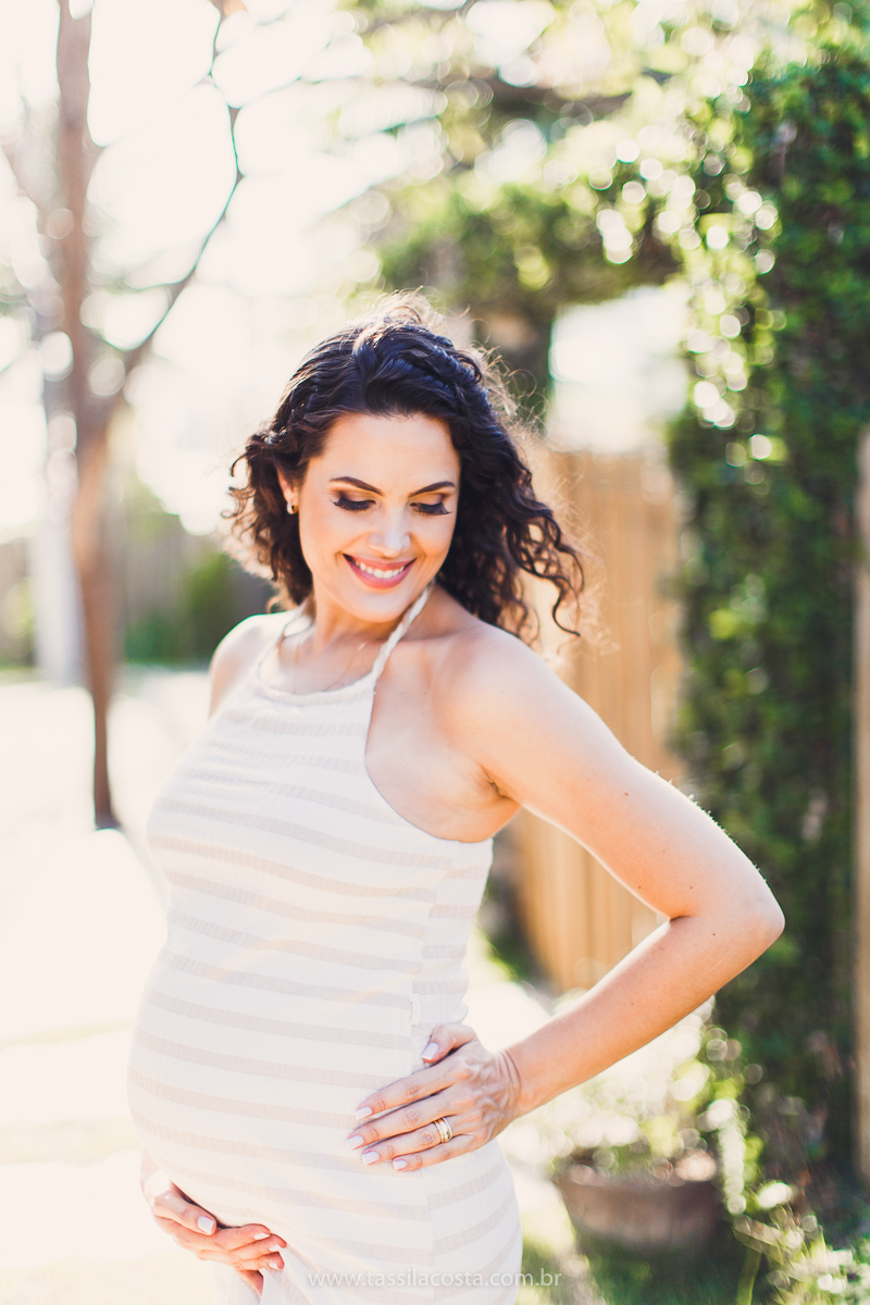 grávida linda, fotos de grávida na Praia da Costa, ensaio fotográfico feito em casa, lingeries lindas para ensaio fotográfico de gestante, poses para ensaio fotográfico feito em casa, fotos de grávida na Praia da Costa, Vila Velha - ES