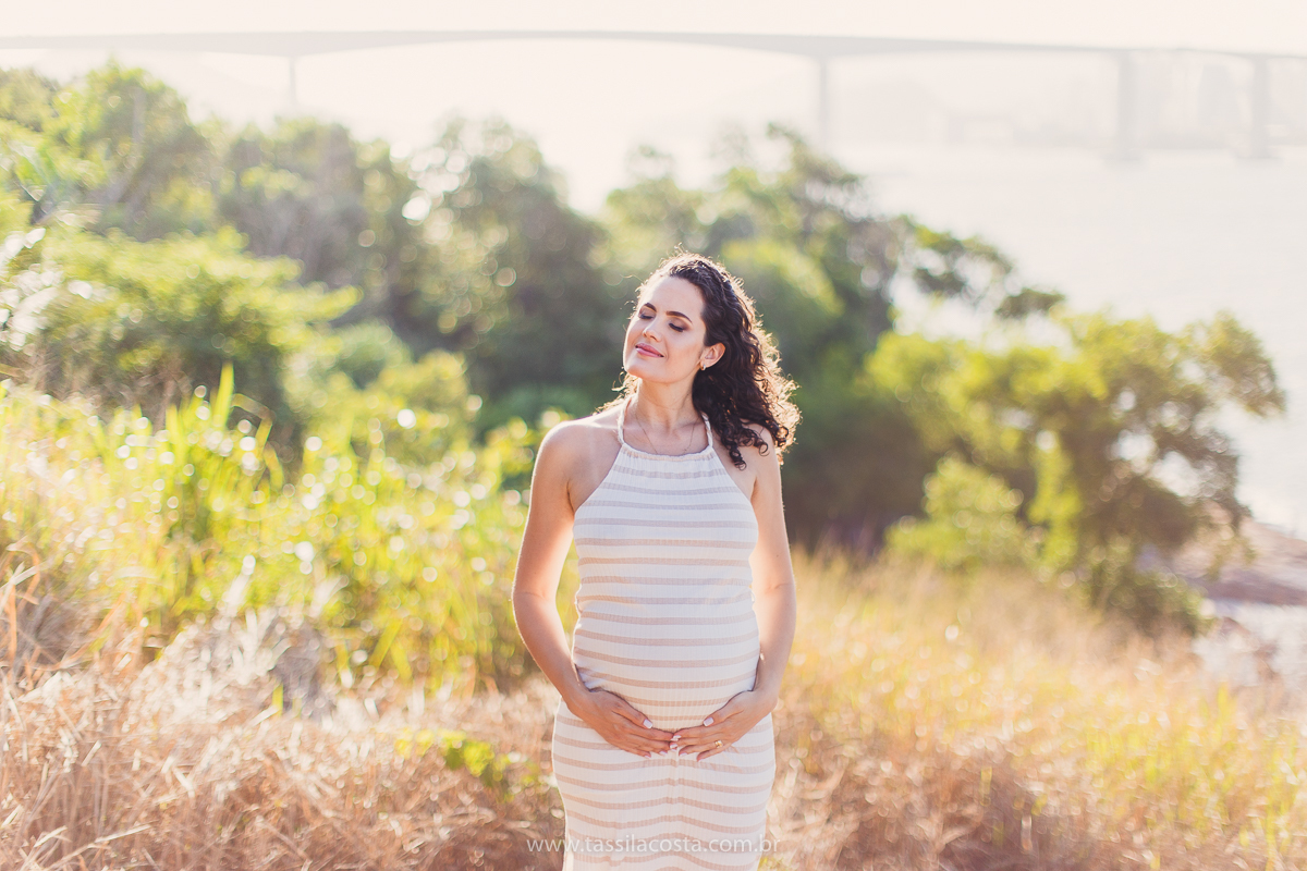 grávida linda, fotos de grávida na Praia da Costa, ensaio fotográfico feito em casa, lingeries lindas para ensaio fotográfico de gestante, poses para ensaio fotográfico feito em casa, fotos de grávida na Praia da Costa, Vila Velha - ES