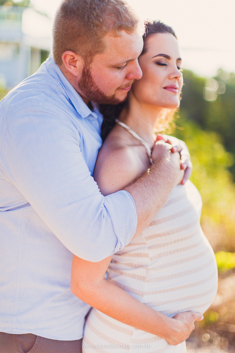 grávida linda, fotos de grávida na Praia da Costa, ensaio fotográfico feito em casa, lingeries lindas para ensaio fotográfico de gestante, poses para ensaio fotográfico feito em casa, fotos de grávida na Praia da Costa, Vila Velha - ES
