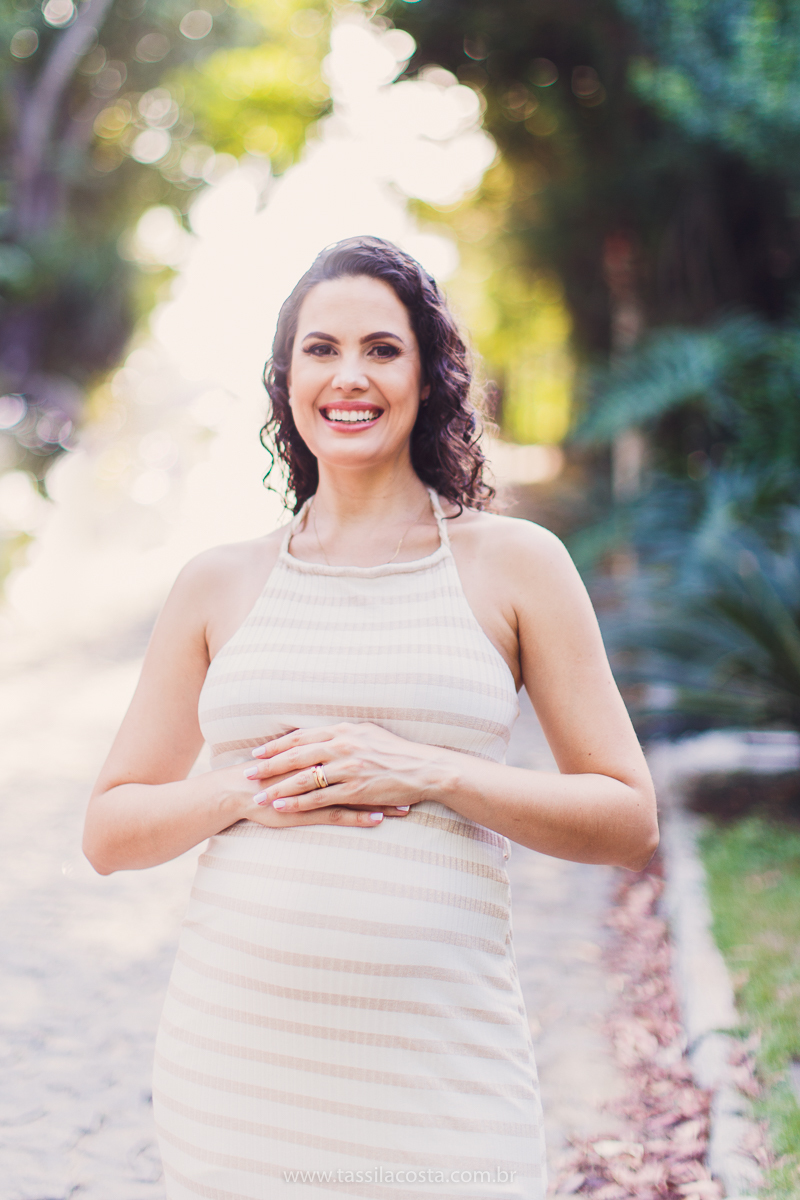grávida linda, fotos de grávida na Praia da Costa, ensaio fotográfico feito em casa, lingeries lindas para ensaio fotográfico de gestante, poses para ensaio fotográfico feito em casa, fotos de grávida na Praia da Costa, Vila Velha - ES