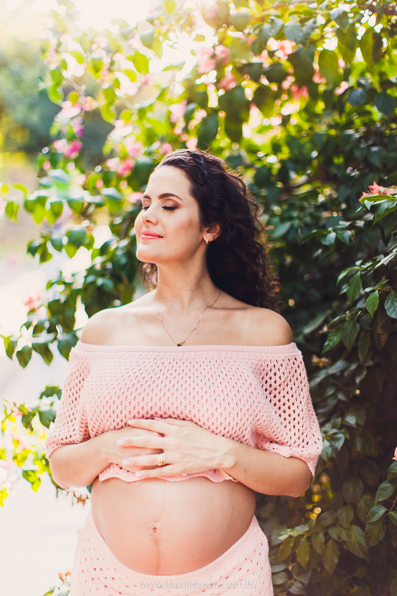 grávida linda, fotos de grávida na Praia da Costa, ensaio fotográfico feito em casa, lingeries lindas para ensaio fotográfico de gestante, poses para ensaio fotográfico feito em casa, fotos de grávida na Praia da Costa, Vila Velha - ES