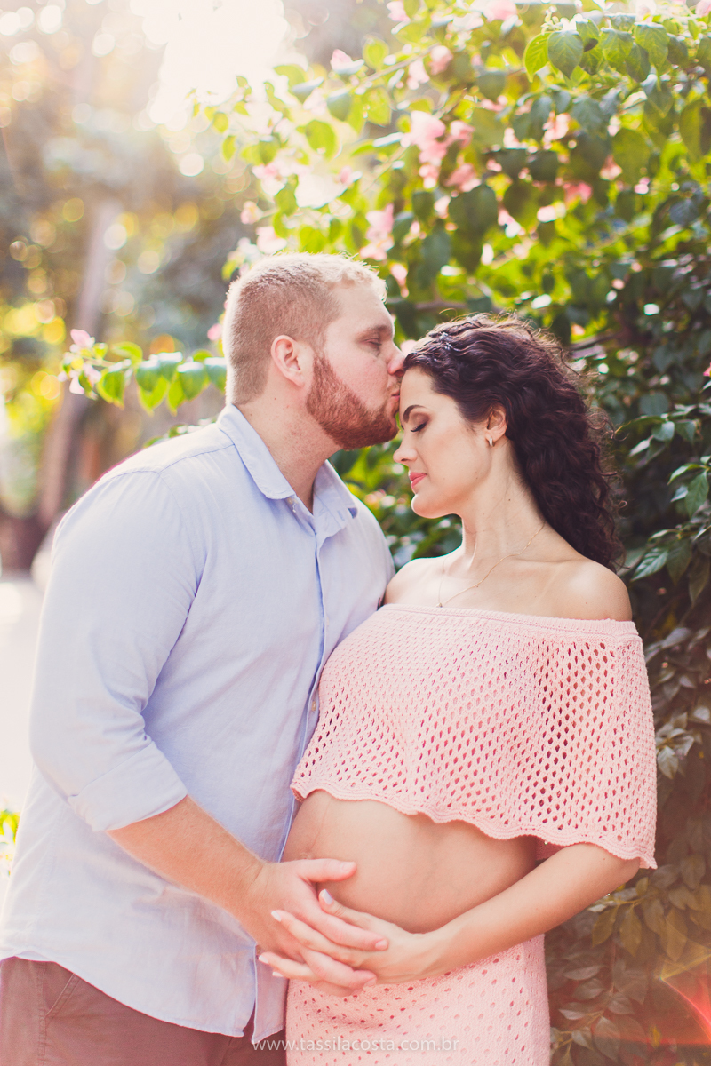grávida linda, fotos de grávida na Praia da Costa, ensaio fotográfico feito em casa, lingeries lindas para ensaio fotográfico de gestante, poses para ensaio fotográfico feito em casa, fotos de grávida na Praia da Costa, Vila Velha - ES
