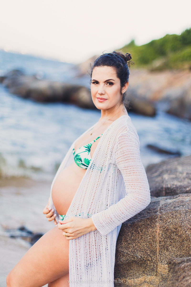 grávida linda, fotos de grávida na Praia da Costa, ensaio fotográfico feito em casa, lingeries lindas para ensaio fotográfico de gestante, poses para ensaio fotográfico feito em casa, fotos de grávida na Praia da Costa, Vila Velha - ES