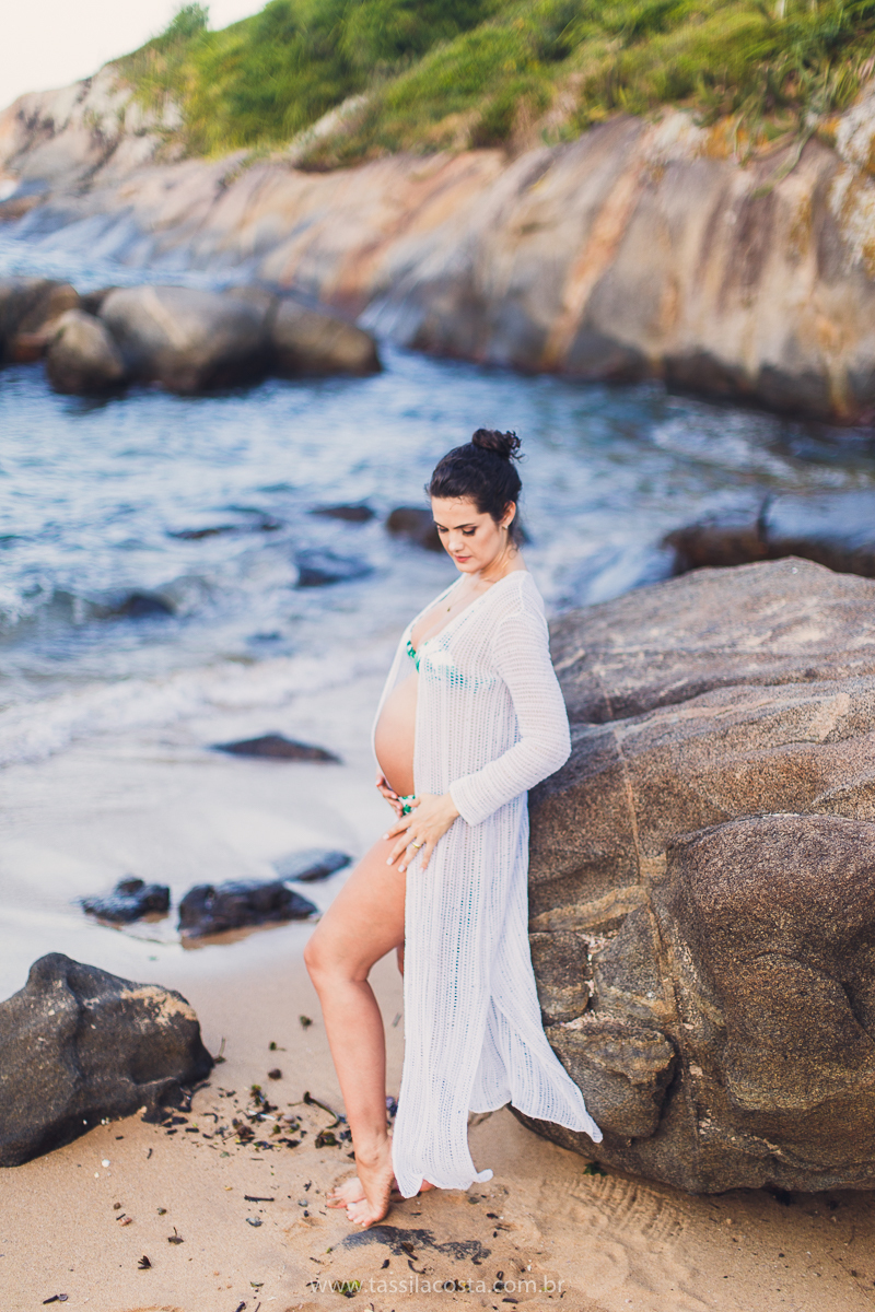 grávida linda, fotos de grávida na Praia da Costa, ensaio fotográfico feito em casa, lingeries lindas para ensaio fotográfico de gestante, poses para ensaio fotográfico feito em casa, fotos de grávida na Praia da Costa, Vila Velha - ES
