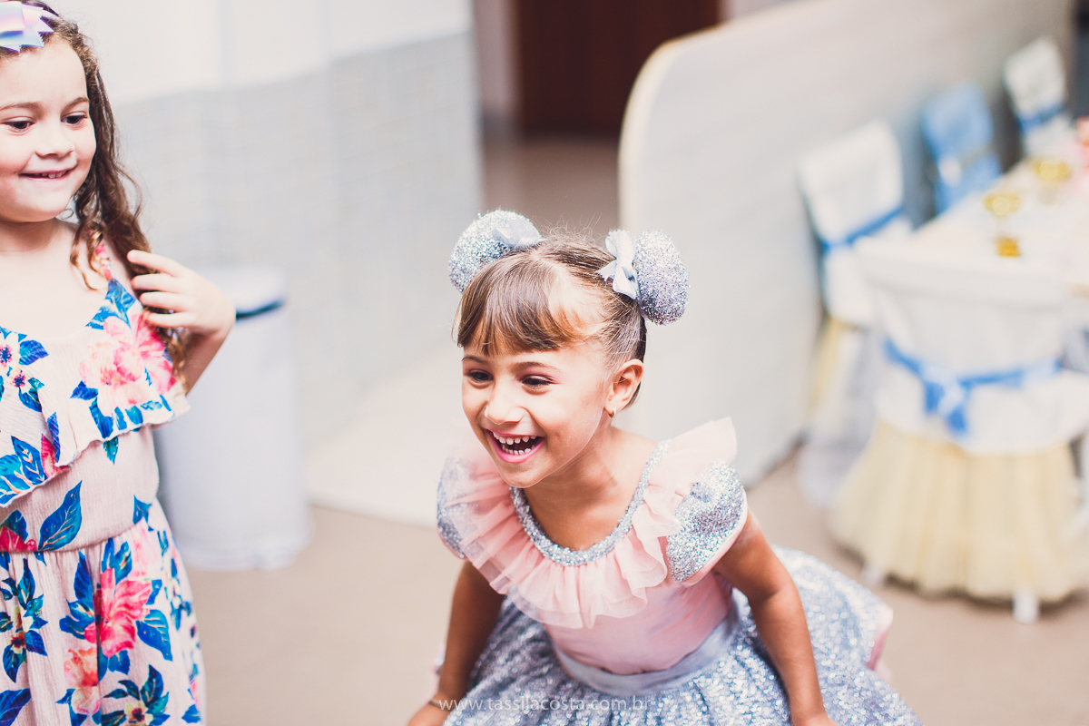 festa infantil em vitória, tássila costa fotografia, aniversári infantil em Vitória ES, festa de menina no tema LOL, festa linda de menina, roupa da boneca LOL, 5 anos da Maitê