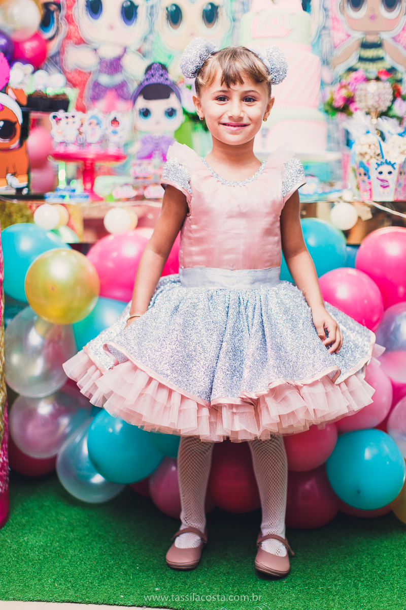 festa infantil em vitória, tássila costa fotografia, aniversári infantil em Vitória ES, festa de menina no tema LOL, festa linda de menina, roupa da boneca LOL, 5 anos da Maitê