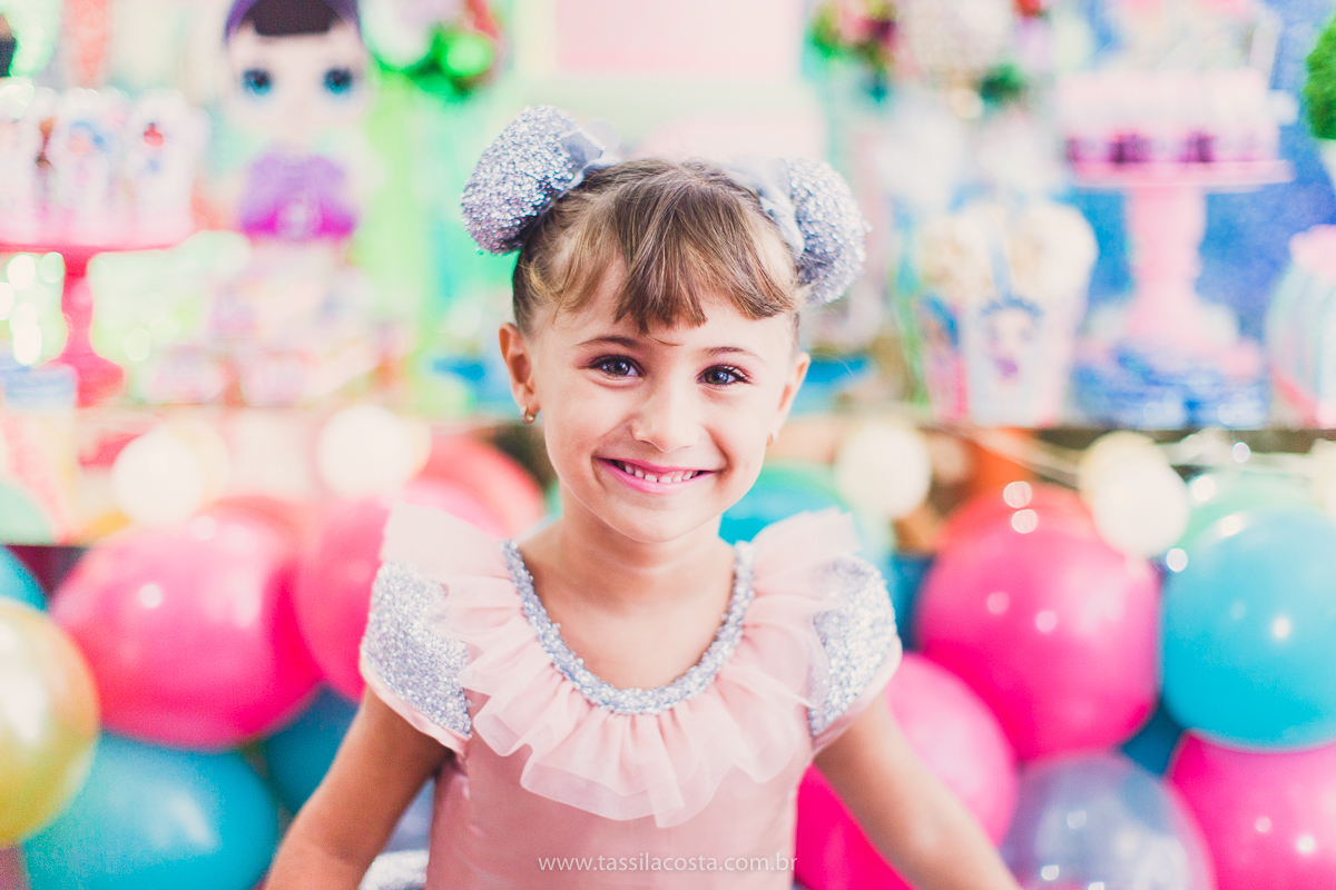 festa infantil em vitória, tássila costa fotografia, aniversári infantil em Vitória ES, festa de menina no tema LOL, festa linda de menina, roupa da boneca LOL, 5 anos da Maitê