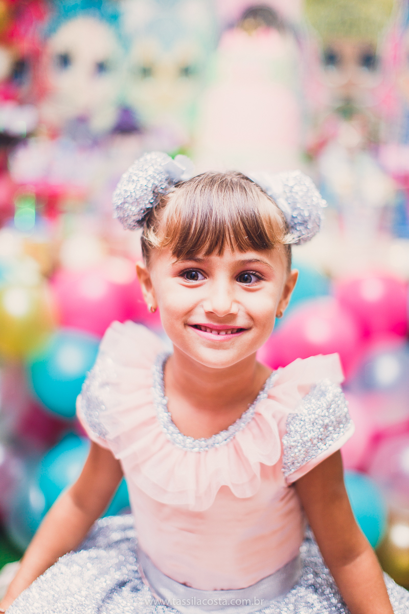festa infantil em vitória, tássila costa fotografia, aniversári infantil em Vitória ES, festa de menina no tema LOL, festa linda de menina, roupa da boneca LOL, 5 anos da Maitê