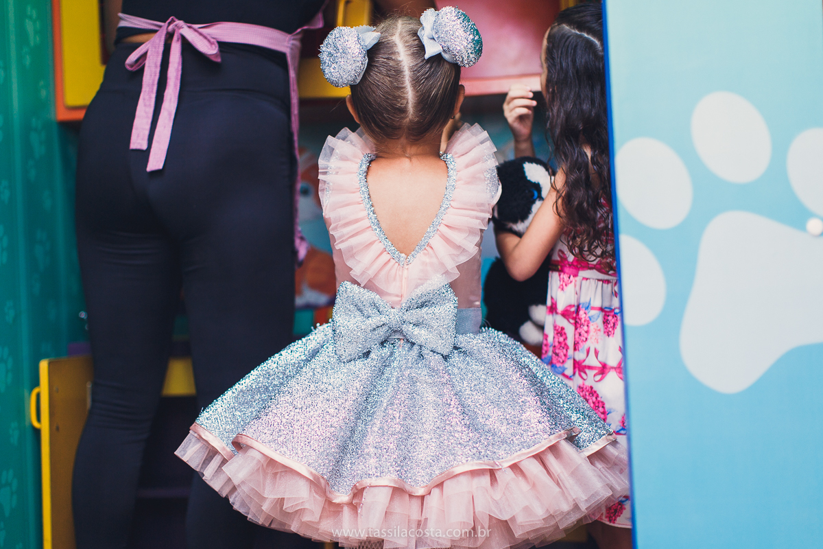 festa infantil em vitória, tássila costa fotografia, aniversári infantil em Vitória ES, festa de menina no tema LOL, festa linda de menina, roupa da boneca LOL, 5 anos da Maitê