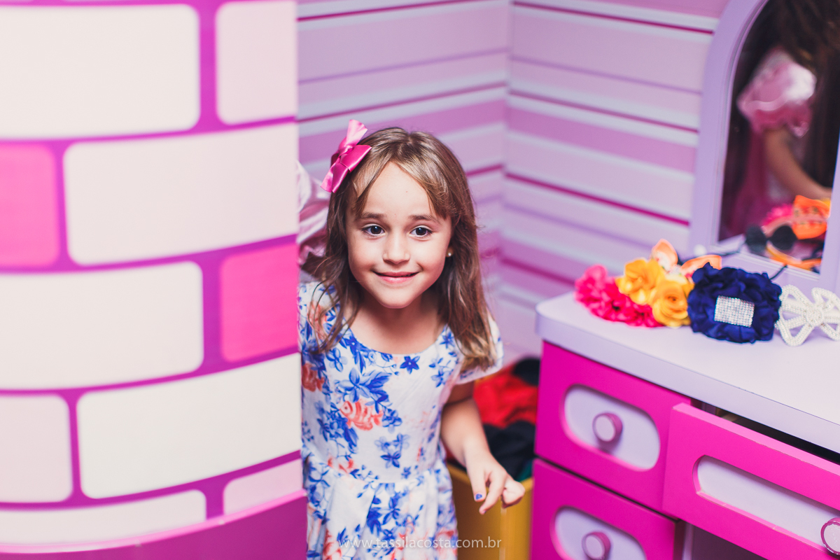 festa infantil em vitória, tássila costa fotografia, aniversári infantil em Vitória ES, festa de menina no tema LOL, festa linda de menina, roupa da boneca LOL, 5 anos da Maitê