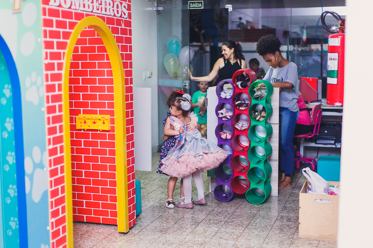festa infantil em vitória, tássila costa fotografia, aniversári infantil em Vitória ES, festa de menina no tema LOL, festa linda de menina, roupa da boneca LOL, 5 anos da Maitê