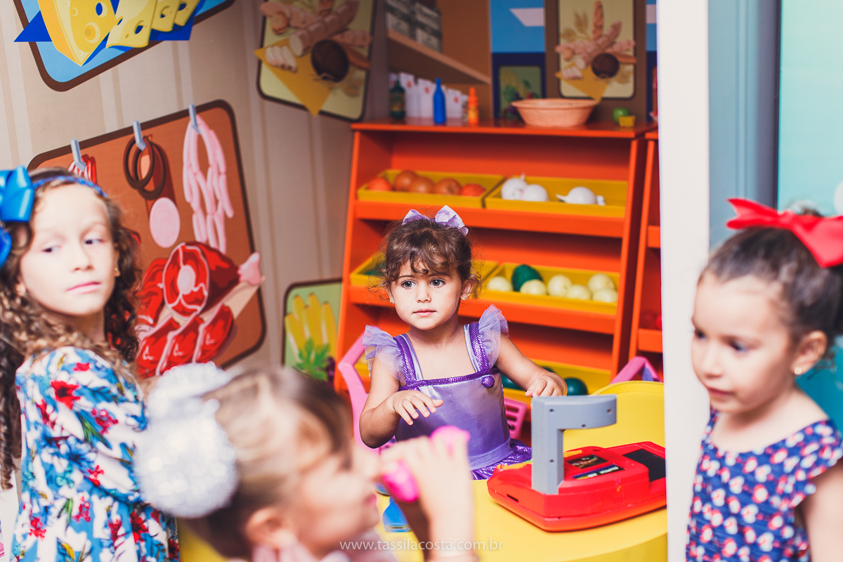 festa infantil em vitória, tássila costa fotografia, aniversári infantil em Vitória ES, festa de menina no tema LOL, festa linda de menina, roupa da boneca LOL, 5 anos da Maitê