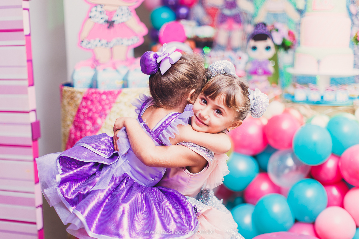 festa infantil em vitória, tássila costa fotografia, aniversári infantil em Vitória ES, festa de menina no tema LOL, festa linda de menina, roupa da boneca LOL, 5 anos da Maitê