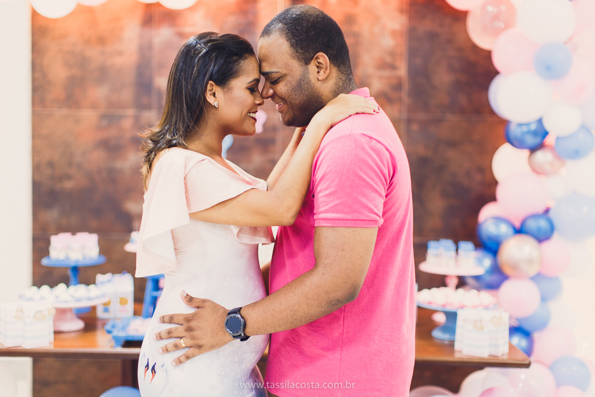 fotos de chá revelação, o que fazer para revelar o sexo do bebê para a família, família linda no chá revelação no Matheus, Praia da Costa, Vila Velha ES, Tássila Costa fotografia