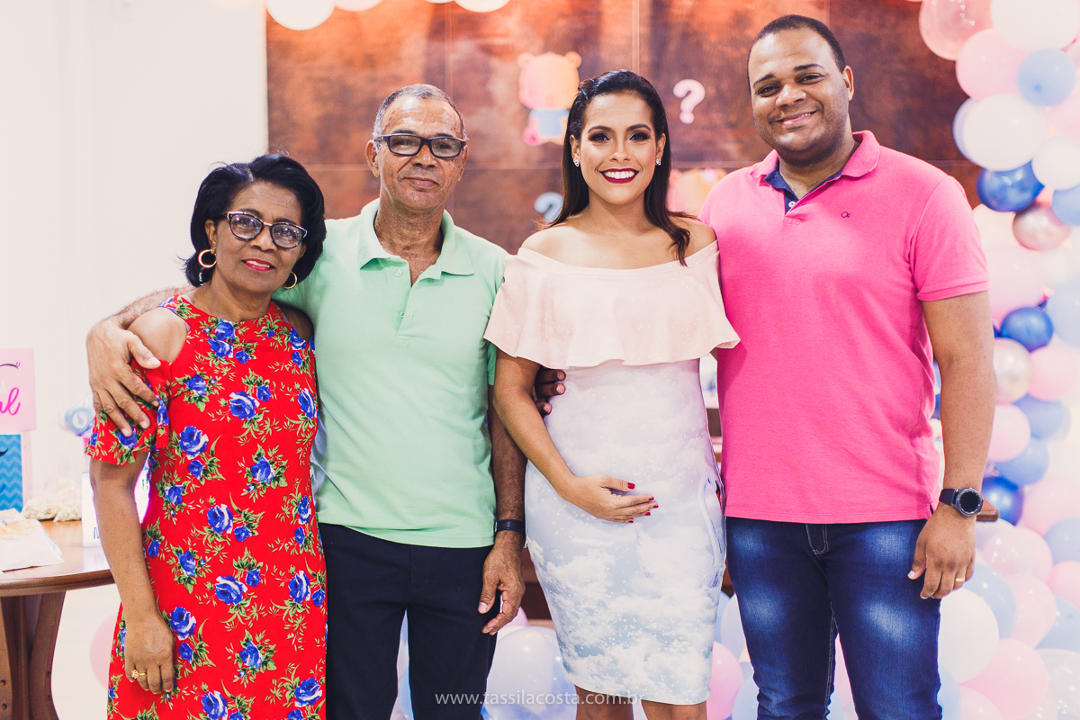 fotos de chá revelação, o que fazer para revelar o sexo do bebê para a família, família linda no chá revelação no Matheus, Praia da Costa, Vila Velha ES, Tássila Costa fotografia
