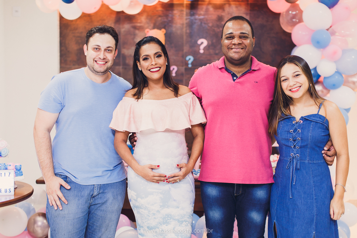 fotos de chá revelação, o que fazer para revelar o sexo do bebê para a família, família linda no chá revelação no Matheus, Praia da Costa, Vila Velha ES, Tássila Costa fotografia