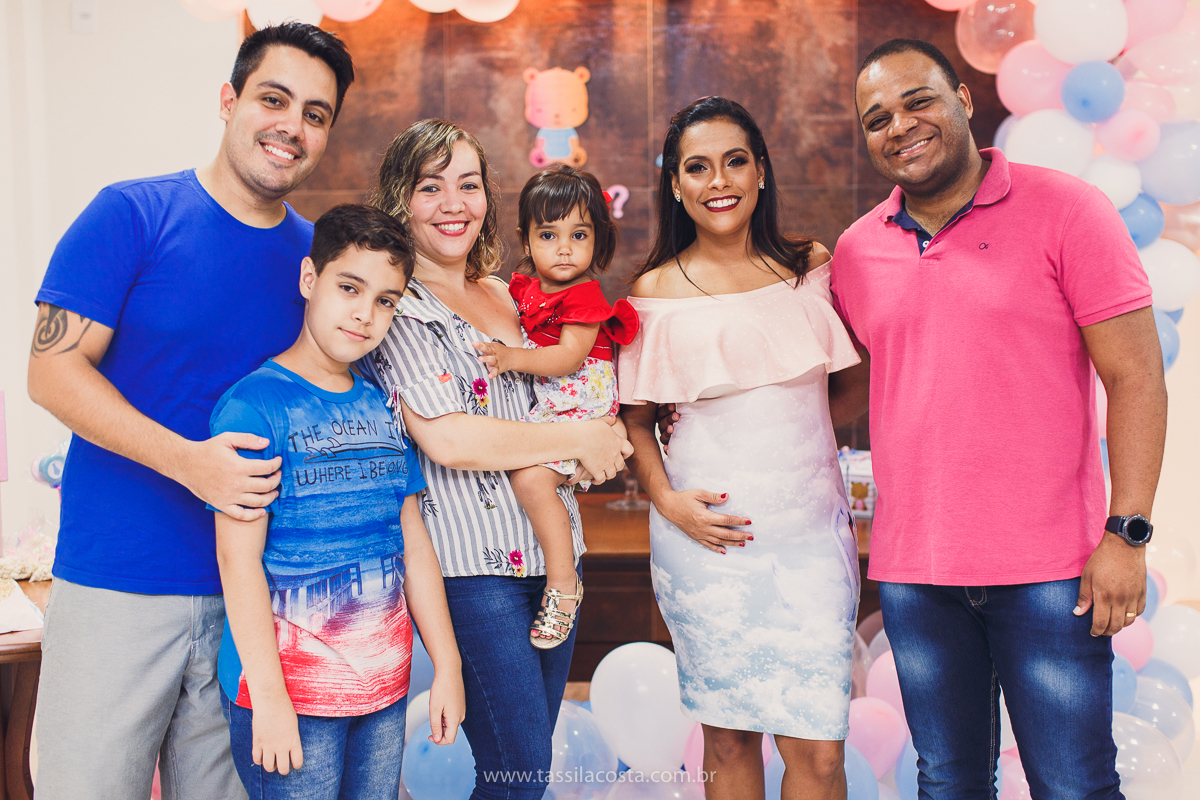 fotos de chá revelação, o que fazer para revelar o sexo do bebê para a família, família linda no chá revelação no Matheus, Praia da Costa, Vila Velha ES, Tássila Costa fotografia