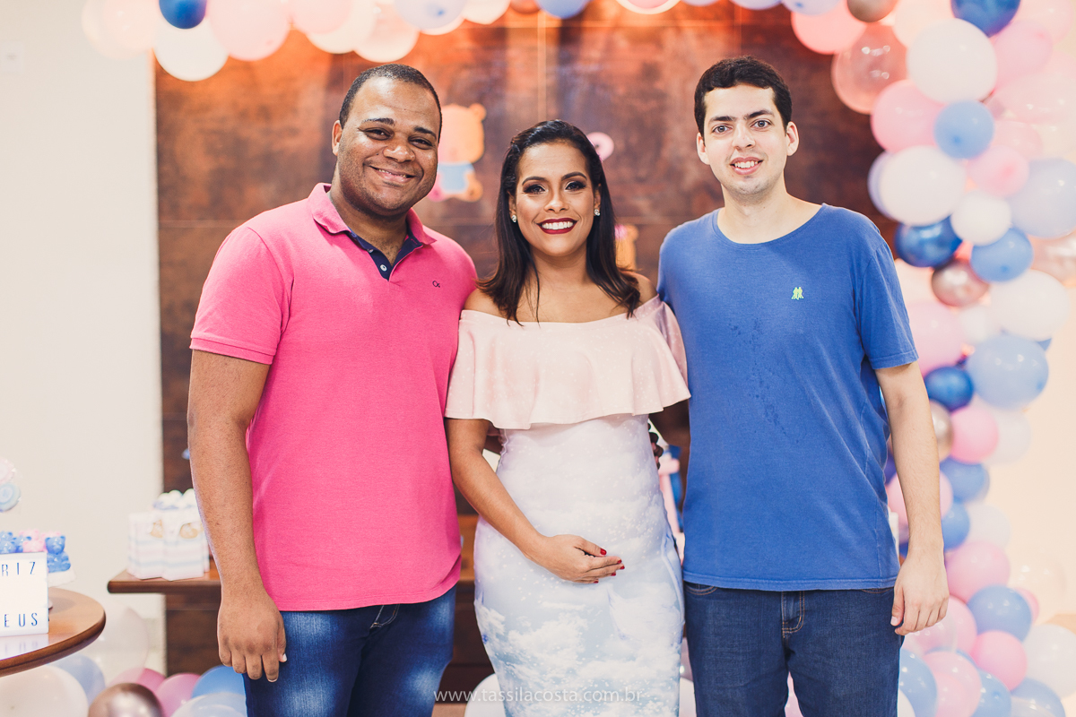 fotos de chá revelação, o que fazer para revelar o sexo do bebê para a família, família linda no chá revelação no Matheus, Praia da Costa, Vila Velha ES, Tássila Costa fotografia