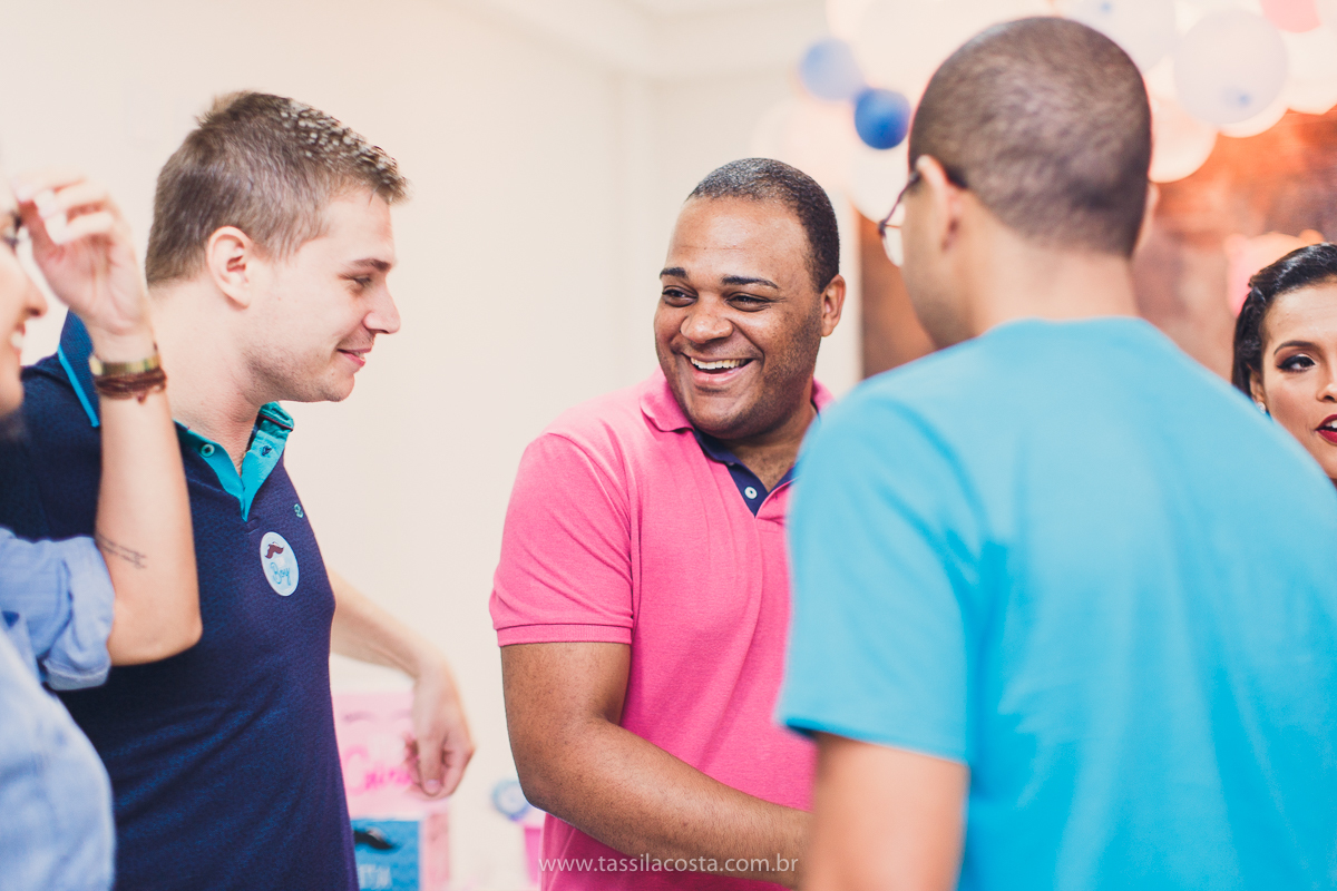 fotos de chá revelação, o que fazer para revelar o sexo do bebê para a família, família linda no chá revelação no Matheus, Praia da Costa, Vila Velha ES, Tássila Costa fotografia