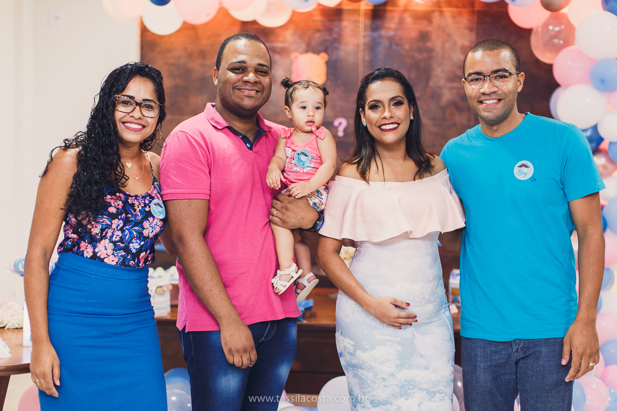 fotos de chá revelação, o que fazer para revelar o sexo do bebê para a família, família linda no chá revelação no Matheus, Praia da Costa, Vila Velha ES, Tássila Costa fotografia