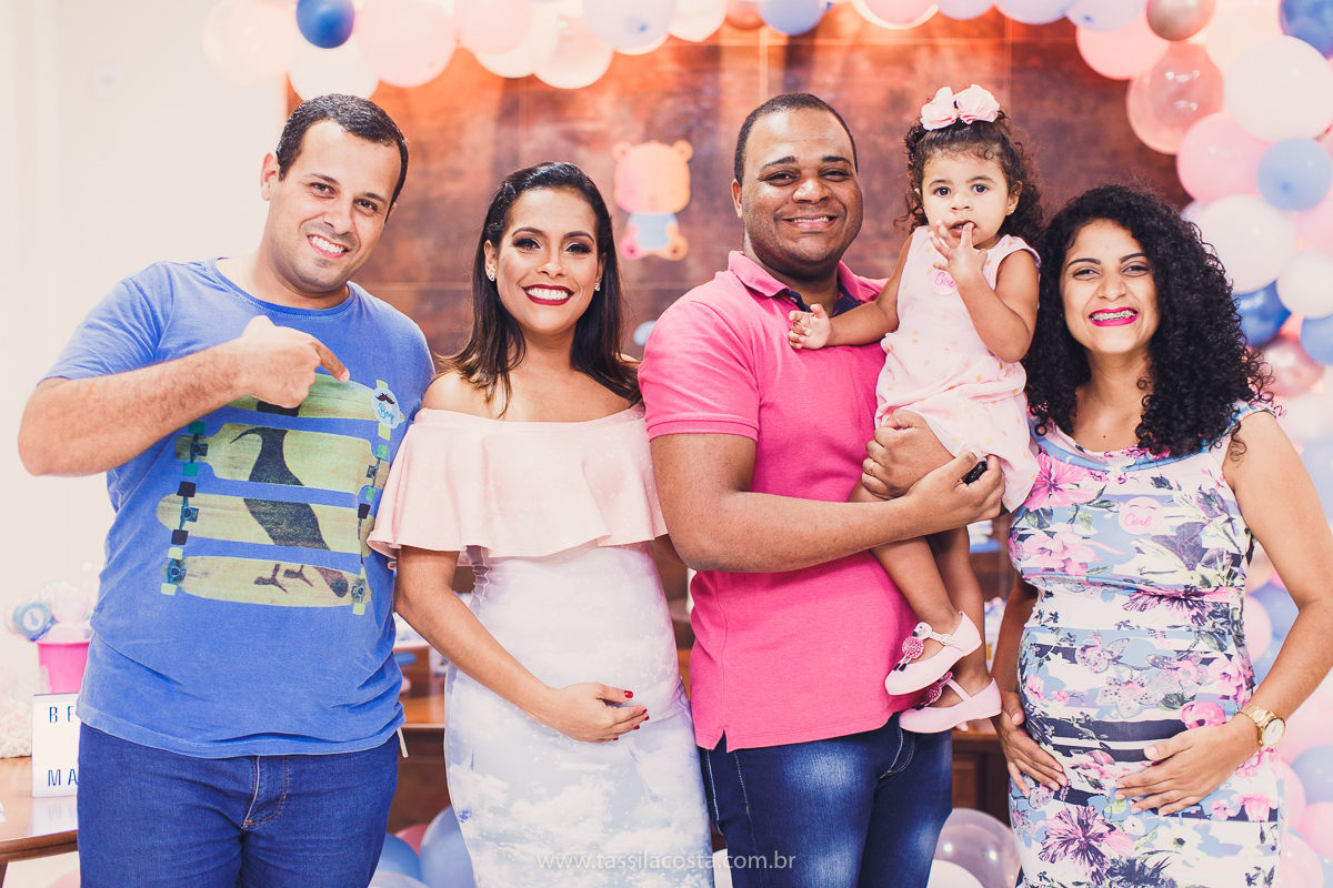 fotos de chá revelação, o que fazer para revelar o sexo do bebê para a família, família linda no chá revelação no Matheus, Praia da Costa, Vila Velha ES, Tássila Costa fotografia