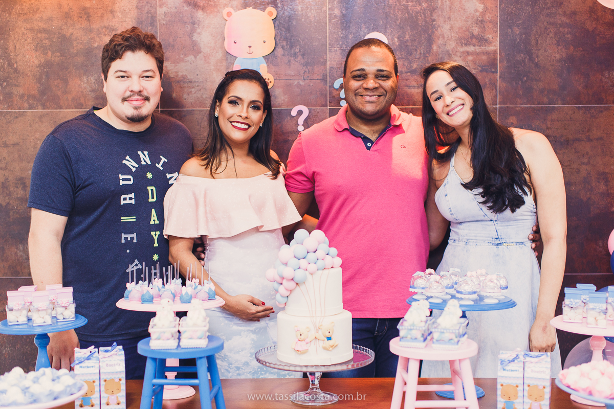 fotos de chá revelação, o que fazer para revelar o sexo do bebê para a família, família linda no chá revelação no Matheus, Praia da Costa, Vila Velha ES, Tássila Costa fotografia