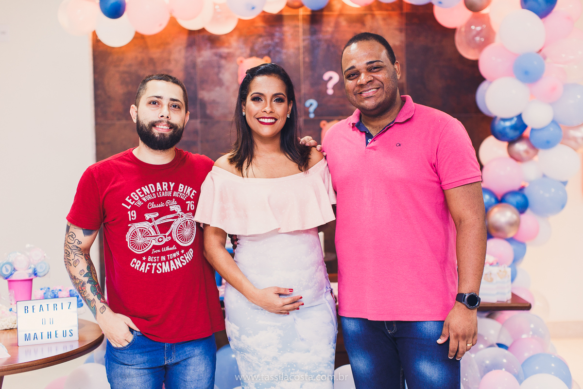 fotos de chá revelação, o que fazer para revelar o sexo do bebê para a família, família linda no chá revelação no Matheus, Praia da Costa, Vila Velha ES, Tássila Costa fotografia