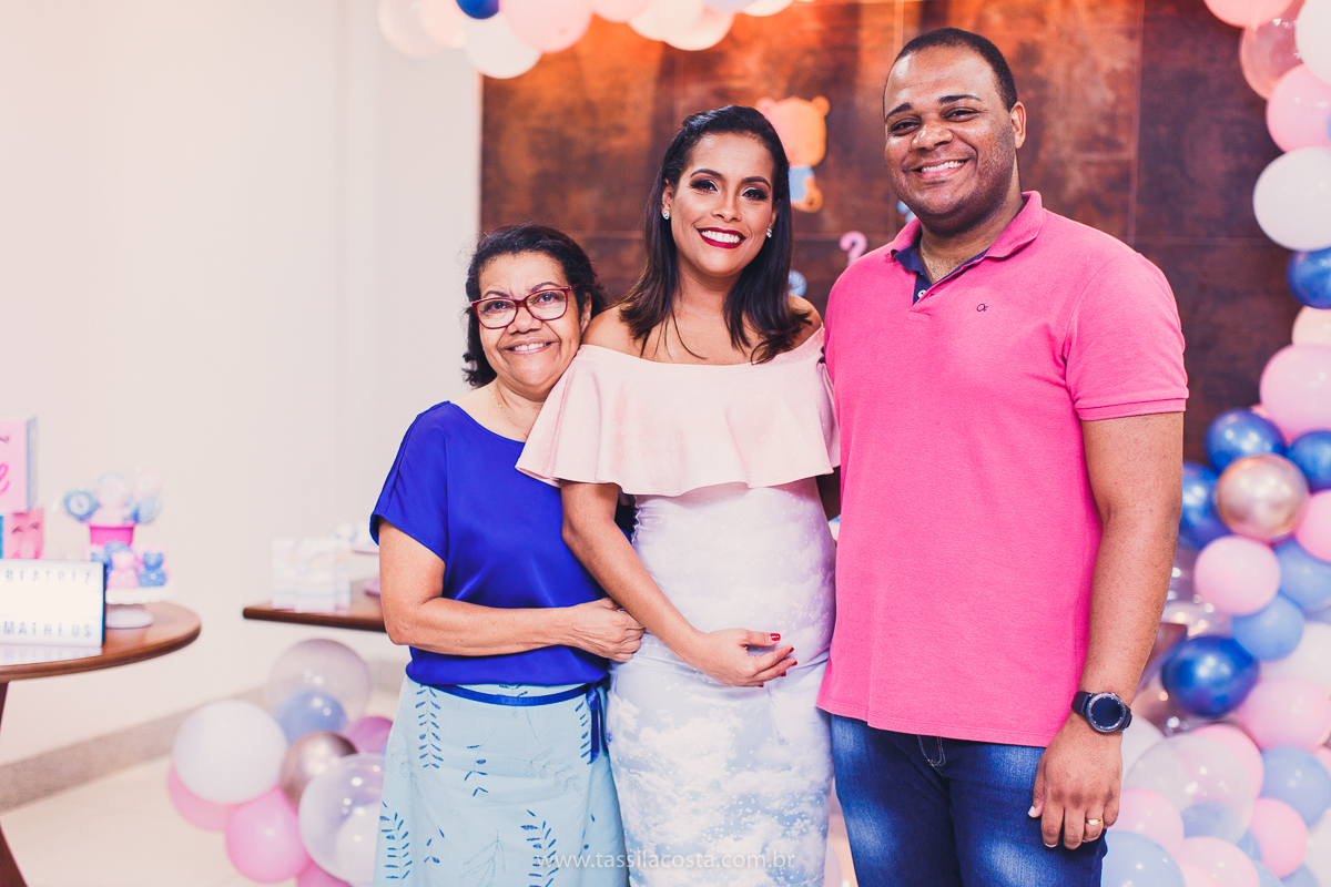 fotos de chá revelação, o que fazer para revelar o sexo do bebê para a família, família linda no chá revelação no Matheus, Praia da Costa, Vila Velha ES, Tássila Costa fotografia