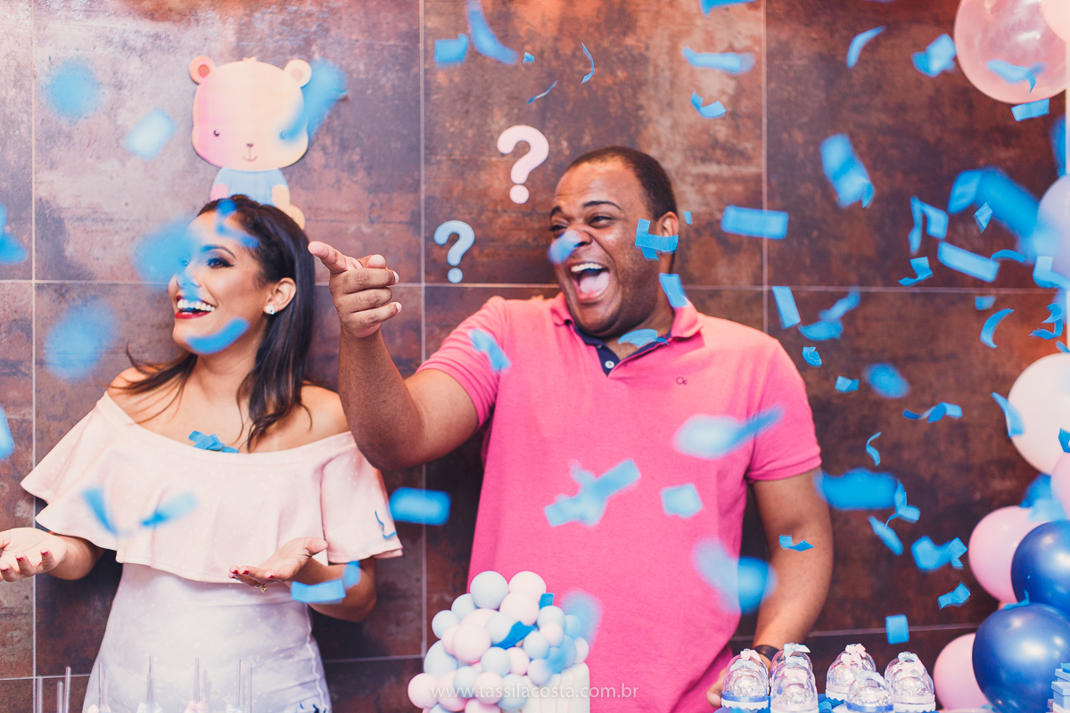 fotos de chá revelação, o que fazer para revelar o sexo do bebê para a família, família linda no chá revelação no Matheus, Praia da Costa, Vila Velha ES, Tássila Costa fotografia