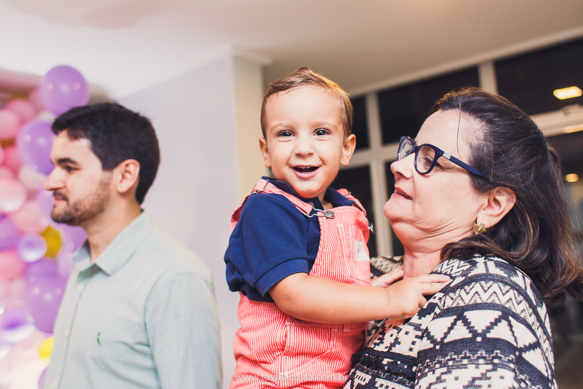 festa de aniversário para menina, no tema Peppa Pig, decoração by Melina Pitanga, fotos de Tássila Costa fotografia, festa de 02 anos da Júlia, feita no prédio de casa, look lindo para aniversário de 2 anos, qual cor de vestido usar na festa de 1 ano